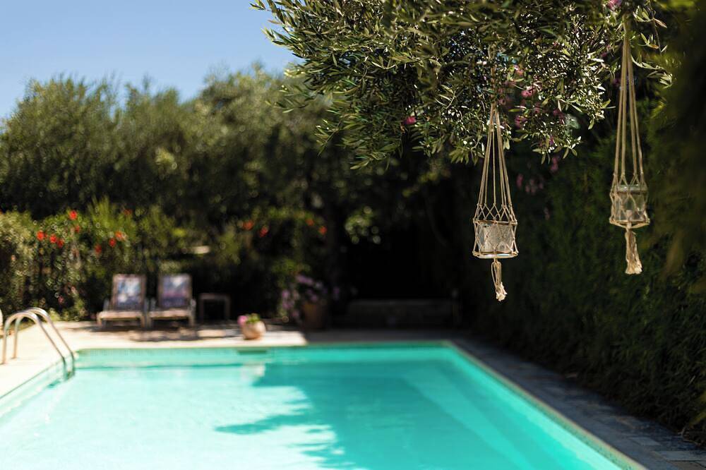 Ganze Wohnung, Beautiful Basement Apartment with Private Terrace in Stoupa, Messenien
