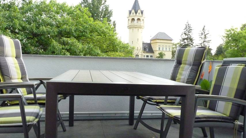 Ganze Ferienwohnung, Ferienwohnung & Apartment Kunsthaus Panorama mit Balkon in Nordhausen, Harzvorland