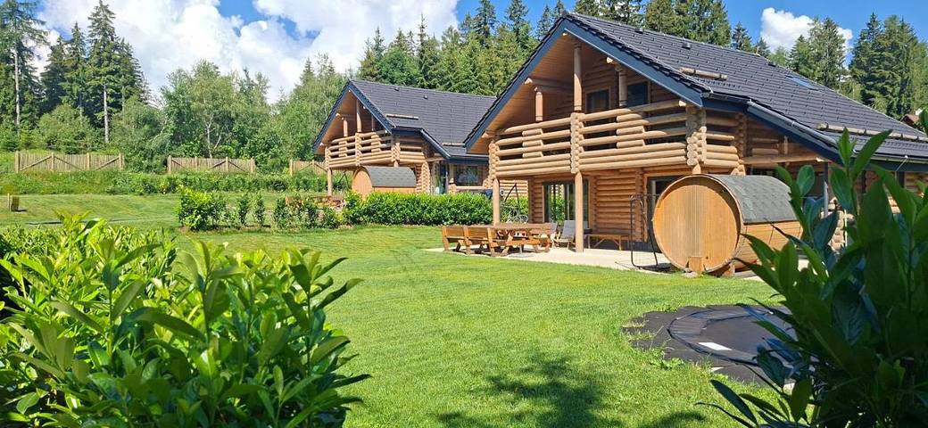 Ferienhaus für 8 Personen, mit Balkon und Terrasse sowie Garten und Sauna