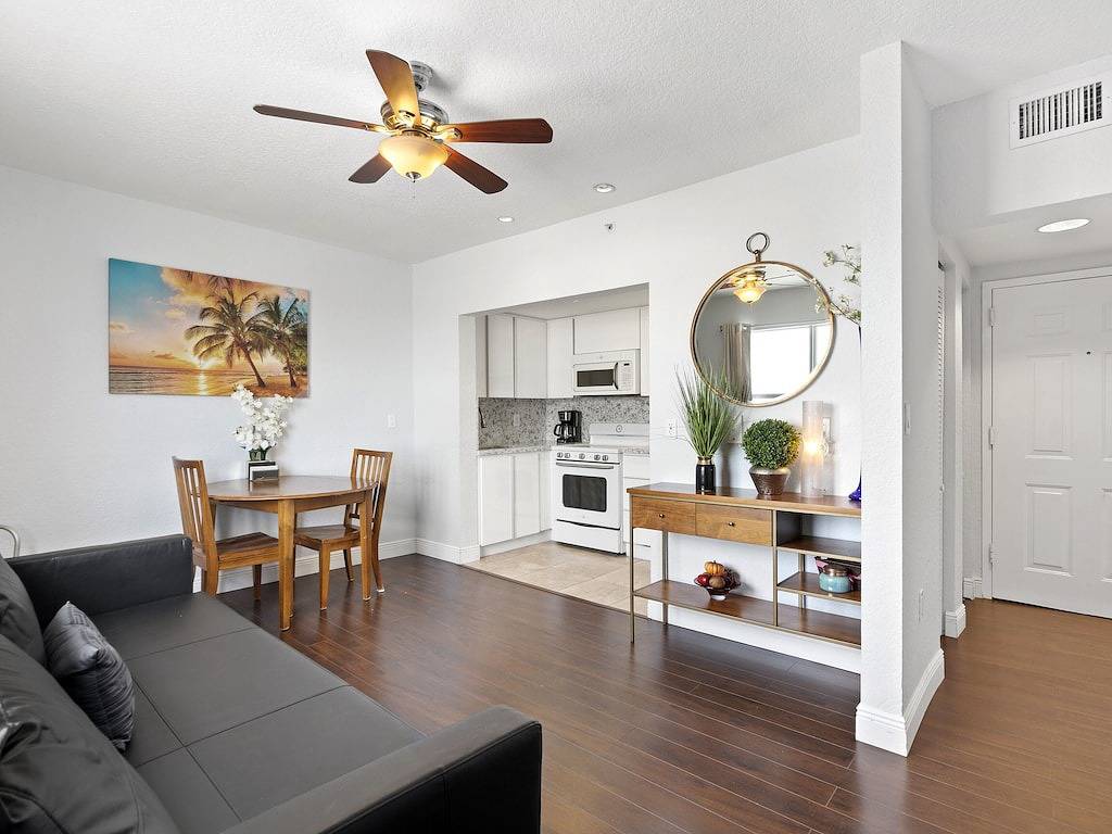 Ganze Wohnung, Zum Strand in Atlantic Heights, Miami Beach