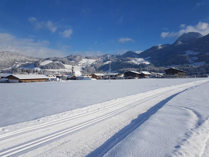 Ferienwohnung für 8 Personen, mit Balkon und Ausblick in Tirol - 2