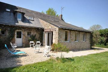 Location de vacances pour 7 personnes, avec jardin et terrasse à Couëron