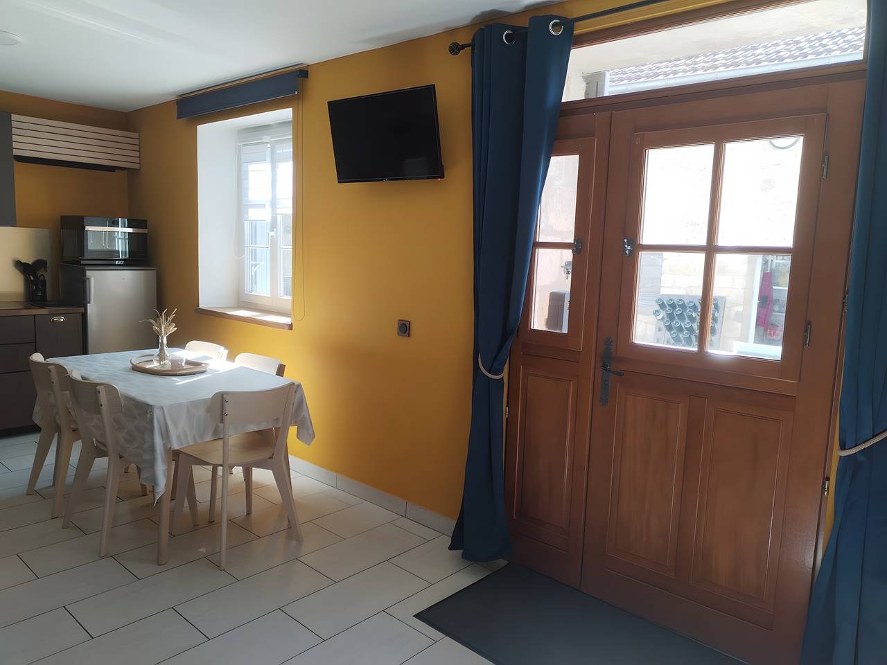 Gîte Hedoniste 1 im Erdgeschoss mit barrierefreiem Zugang in Herpy-l'Arlésienne, Ardennen