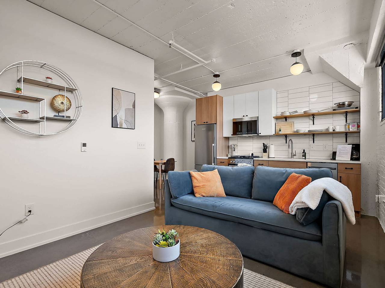 Entire apartment, Cozysuites Nlg w pool  bowling alley  sauna  07 in Minneapolis, Twin Cities