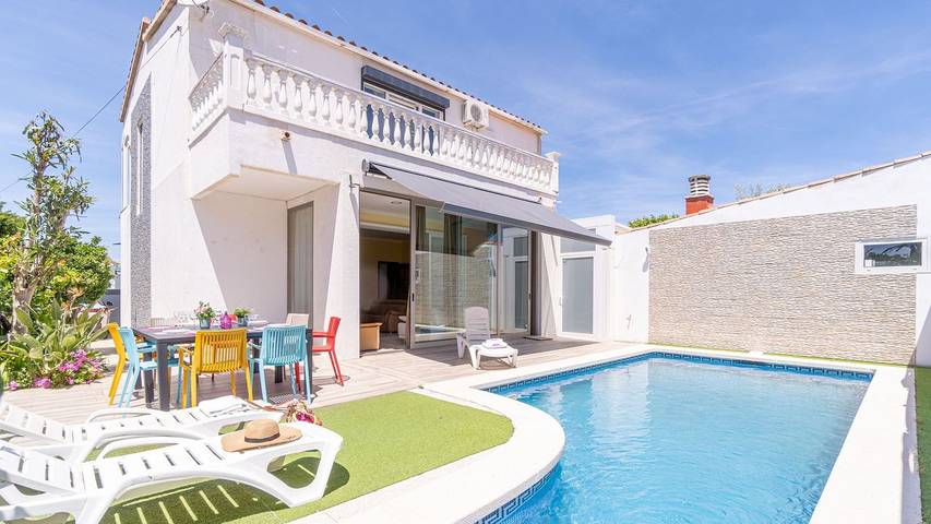 Maison de vacances pour 9 personnes, avec jardin et piscine à Empuriabrava