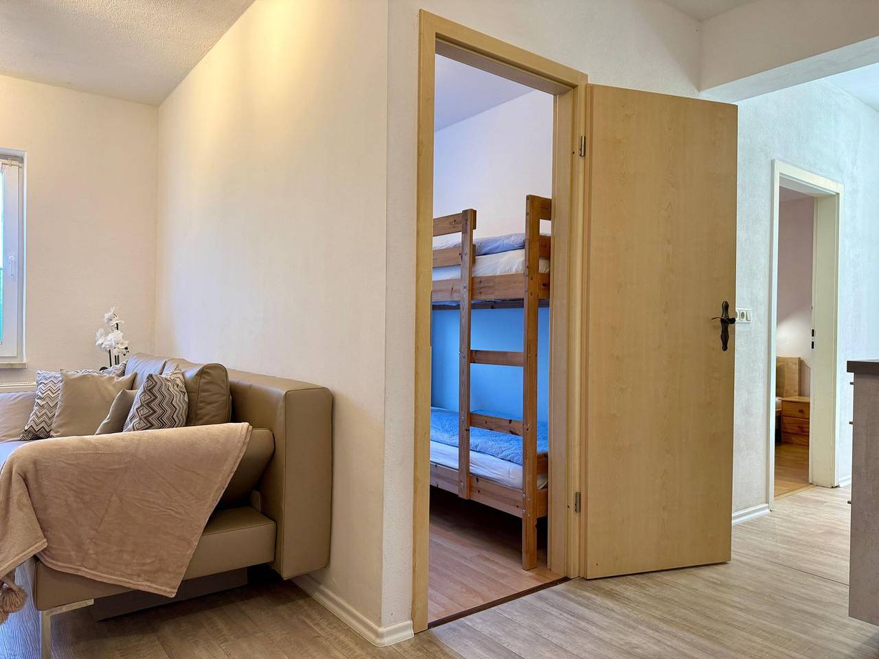 Ganze Wohnung, Komfortable Ferienwohnung mit Terrasse und Garten in ländlicher Umgebung in Neu Hirschburg, Ribnitz-Damgarten