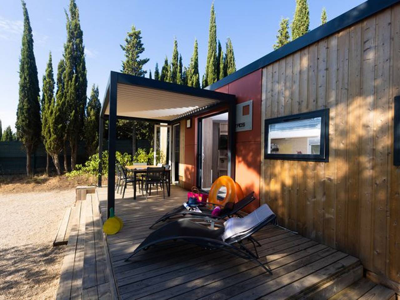 Mobil home confortable pour 8 avec Spa privatif, Terrasse in Lézignan-Corbières, Région de Narbonne