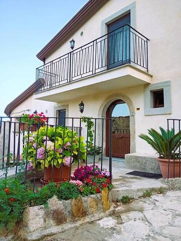 Hôtel pour 2 personnes, avec terrasse et vue, animaux acceptés à Montalbano Elicona