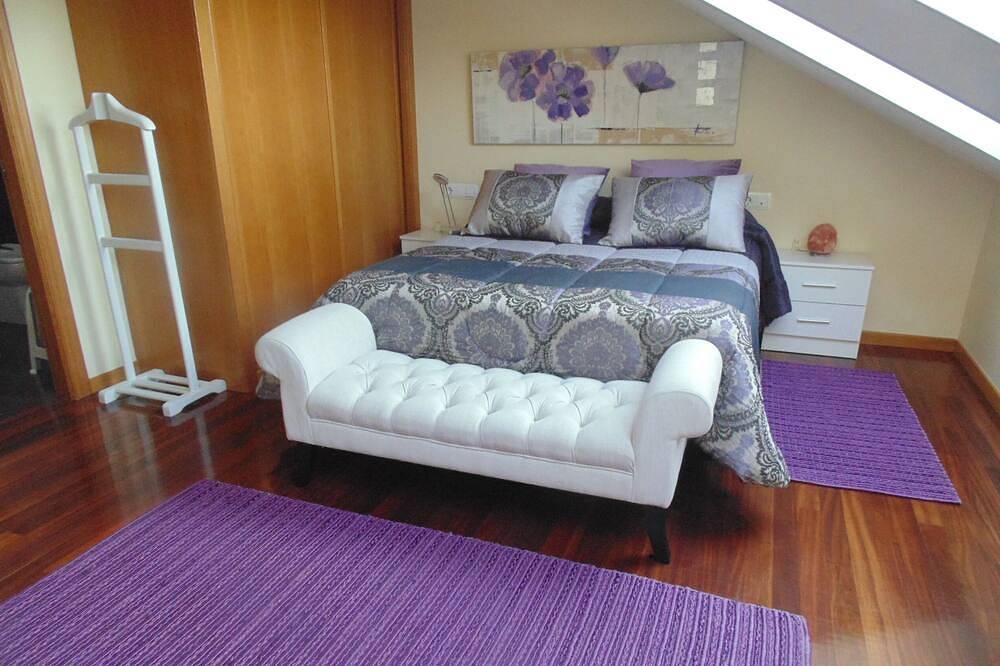 Entire apartment, Duplex of 180 m2 large windows and stunning views and terrace 30 meters in Ourense, Ourense Region