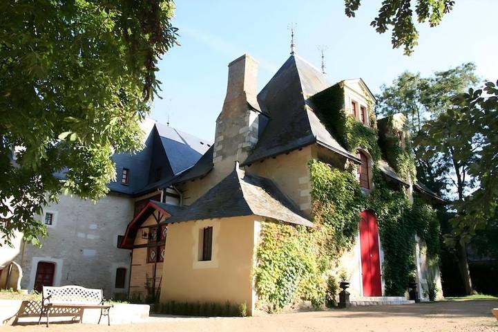 Location de vacances pour 15 personnes, avec jardin dans Juvardeil