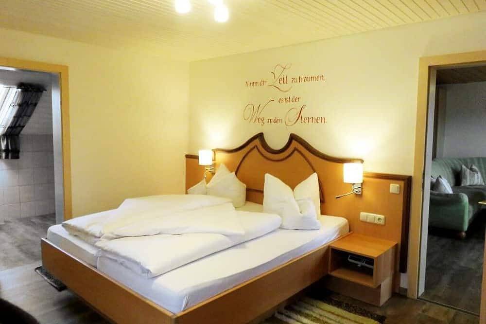 Ganze Wohnung, Gemütliche Fewo (55 m2) mit herrlicher Aussicht und Brötchenservice in Hohenwarth, Ostbayern