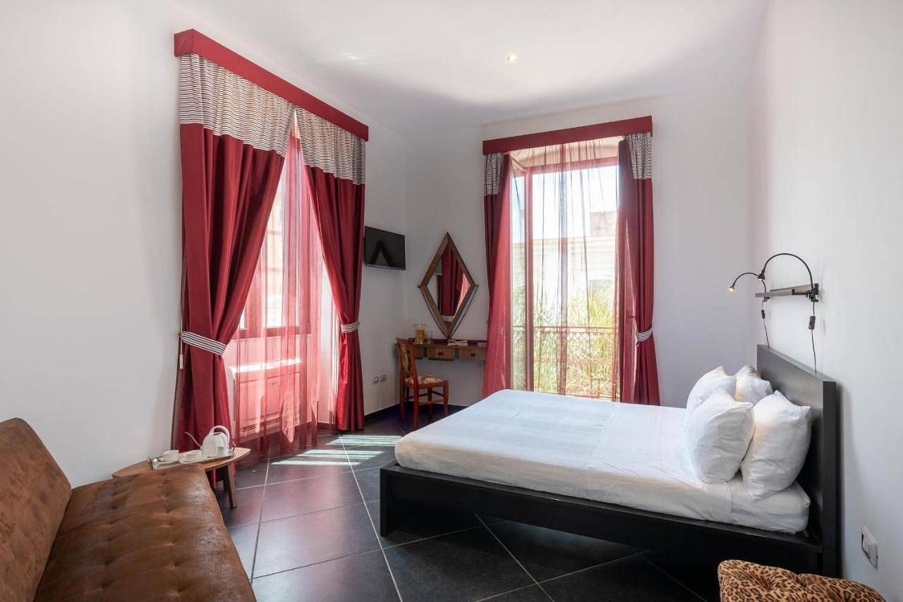 Maria Vittoria Charming Rooms and Apartments in Brindisi, Salento