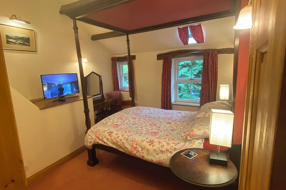 Refurbished tradition Lakeland Stone Cottage  In The Centre Of Grasmere in Grasmere, Lake District
