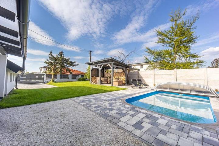 Ferienhaus für 10 Personen, mit Garten und Pool sowie Whirlpool und Sauna in Siofok - 2