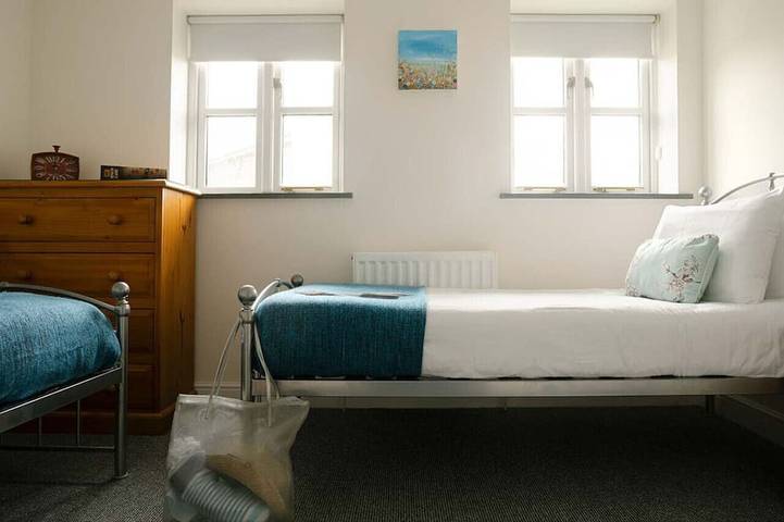 Central Home Near The Sea and Town with 2 Bedrooms in Penzance, Cornouailles