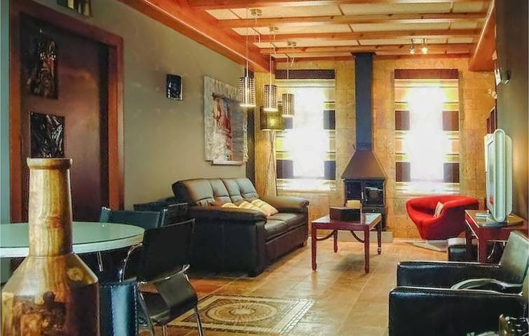 Acogedor 400sqft Apt con aire acondicionado, piscina, parking y terraza - Cerca de restaurante in Villalonga, Provincia de Valencia