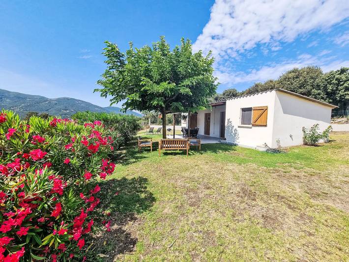 Chalet pour 4 personnes, avec Terrasse et Jardin en Corse - 2