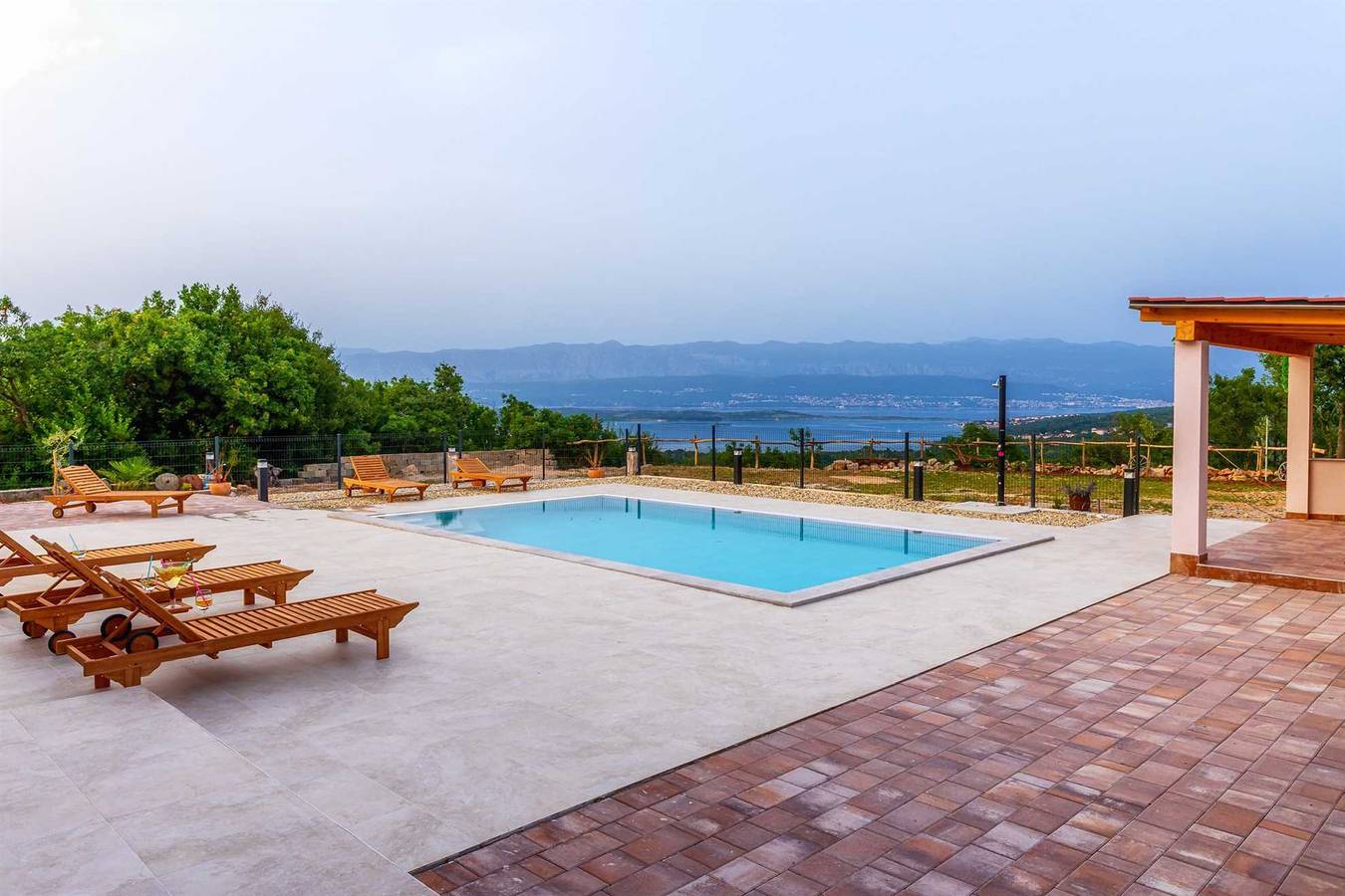 Ferienhaus Prevolt mit privatem Pool und Meerblick in Dobrinj, Krk