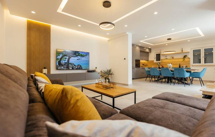 Reizende 2-Zimmer-Wohnung mit Pool, Terrasse und in der Nähe des Flusses Ričina in Imotski, Makarska Riviera