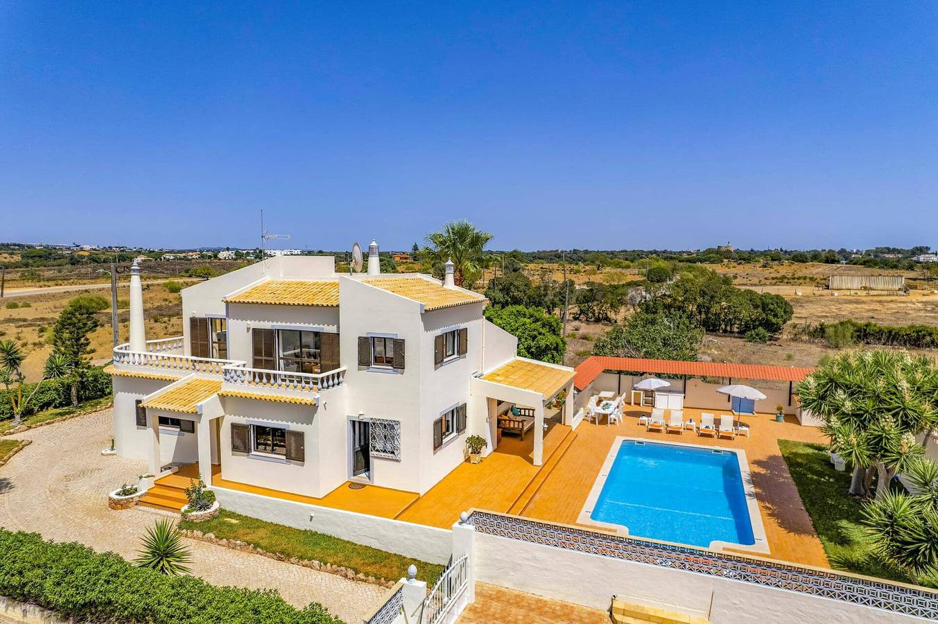 Casa De Férias para 8 Pessoas em Pêra, Alcantarilha e Pêra