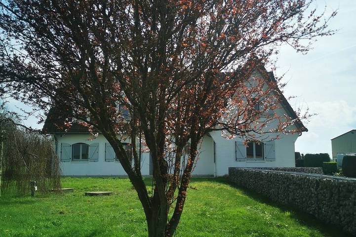 Location de vacances pour 10 personnes, avec jardin à Rety