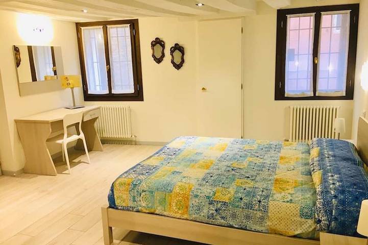 Großartige Lage! Neu! 2 Schlafzimmer und 2 Badezimmer in Venedig, Lagune von Venedig