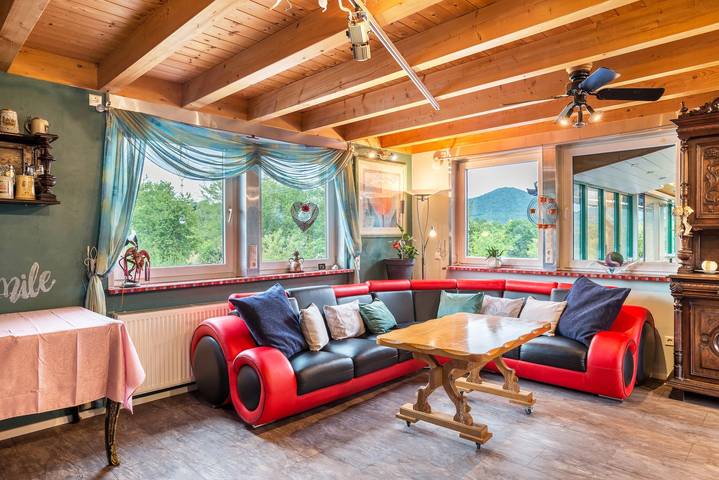 Ferienhaus für 9 Personen, mit Whirlpool und Sauna im Pfälzer Wald