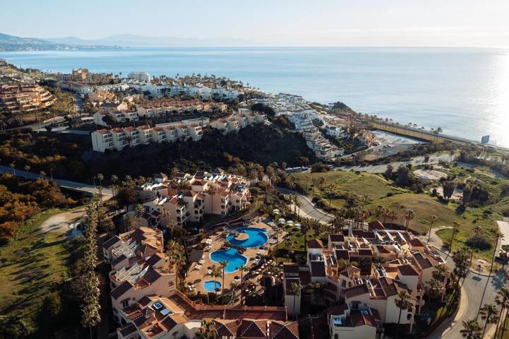 Apartahotel para 2 personas, con piscina además de sauna y jardín en Costa del Sol