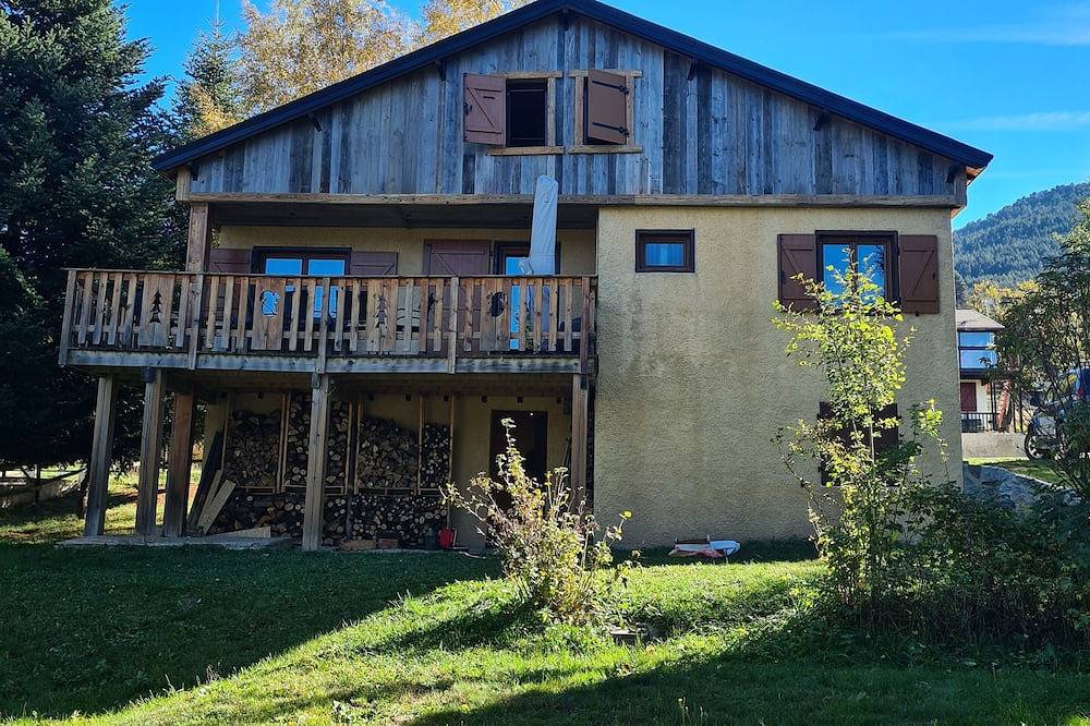 Lake view chalet in Matemale, Parc naturel régional des Pyrénées catalanes