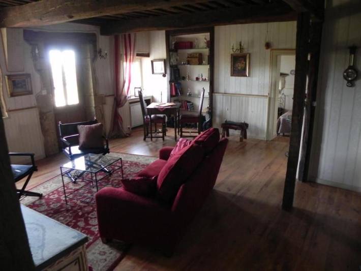 Location de vacances pour 6 personnes, avec jardin à Bourg-le-Comte - 4