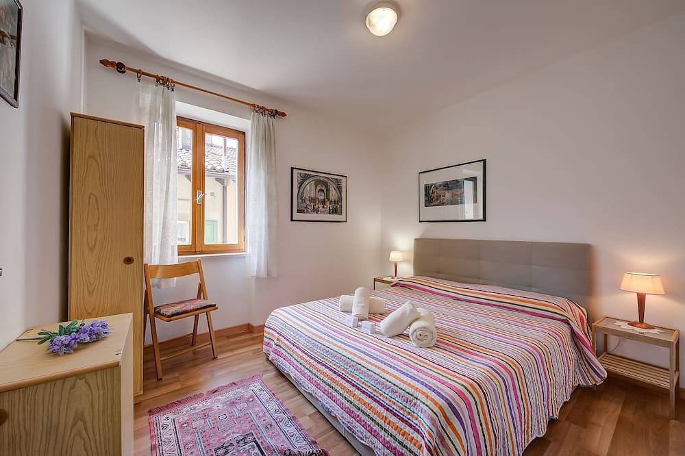 Entire apartment, Appartamento Miorelli 2, Torbole sul Garda, Italy in Torbole, Nago-Torbole