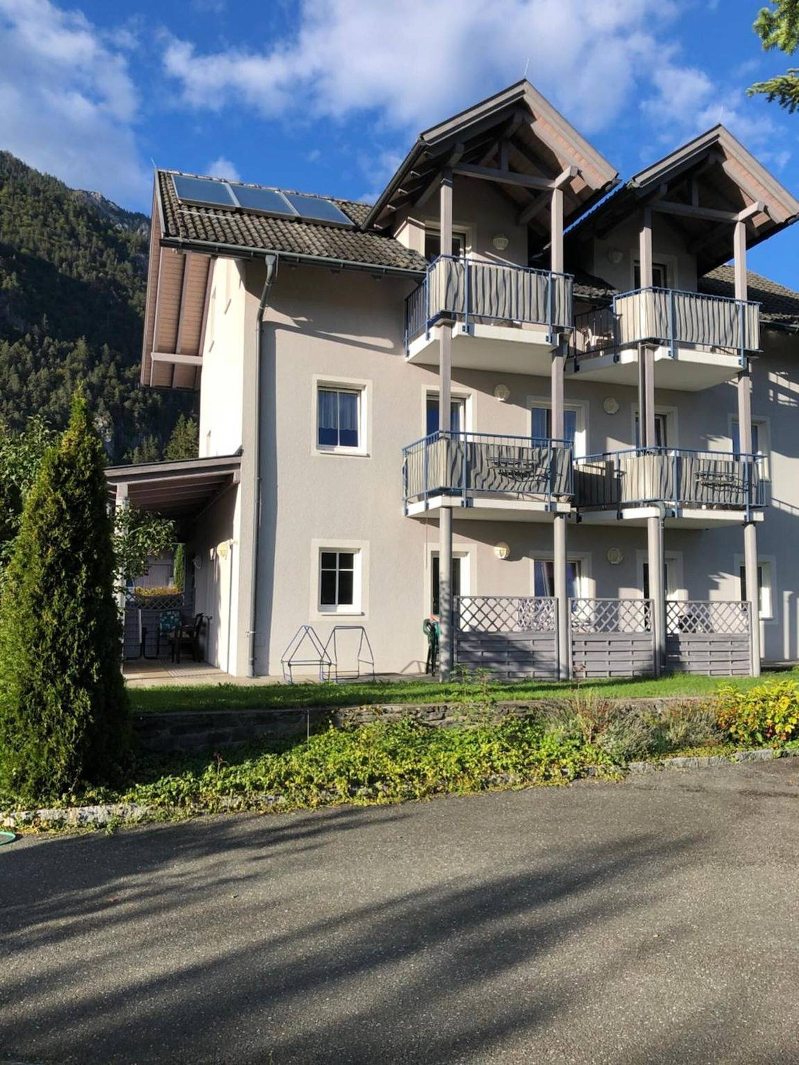 Ganze Wohnung, Apartment 'Isabelle - Kamille' mit Seeblick, Balkon und Wlan in Hermagor, Hermagor-Pressegger See
