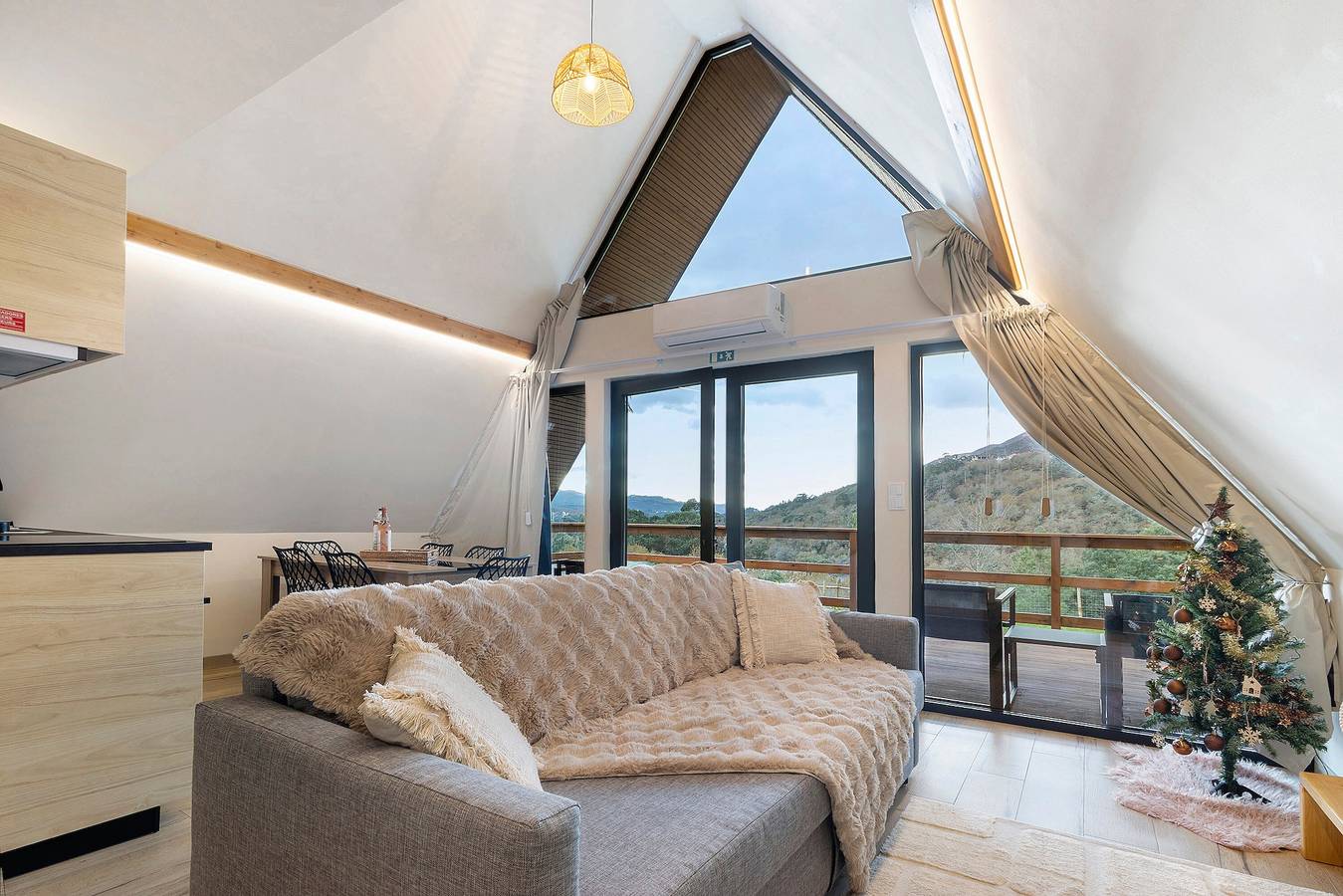 Chalet 'Luna in Rio' con vistas a la montaña, Wi-Fi y aire acondicionado in Britelo, Distrito de Viana do Castelo