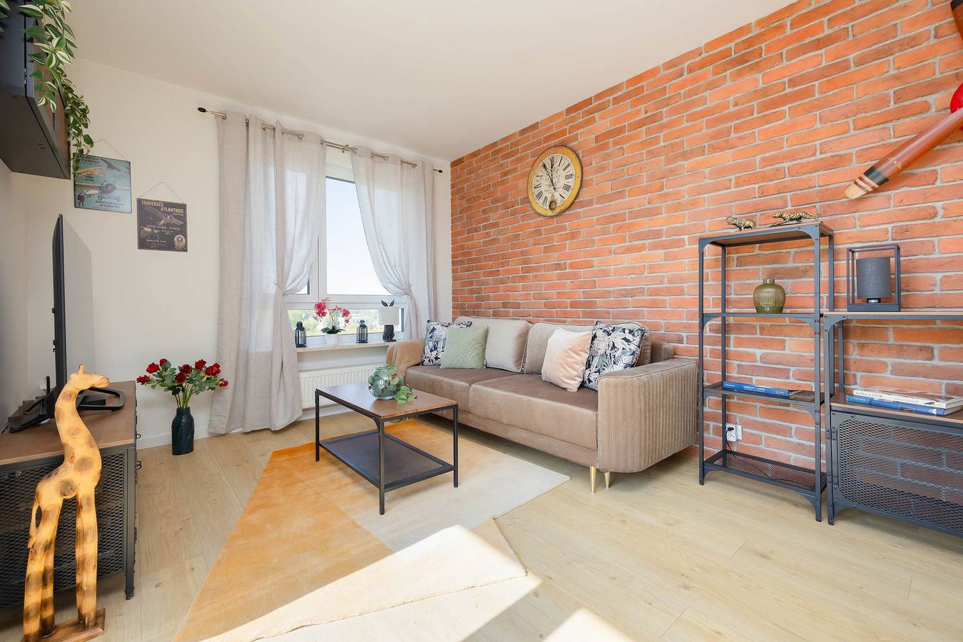 Entire apartment, Spacious Apartment for 4 persons | Balcony and Parking in Białołęka, Warsaw