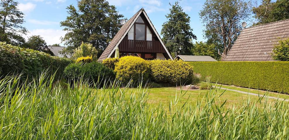 Ferienhaus für 4 Personen, mit Balkon und Terrasse sowie Garten