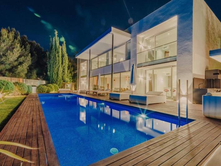 Villa für 12 Personen, mit Garten und Whirlpool sowie Balkon - 1