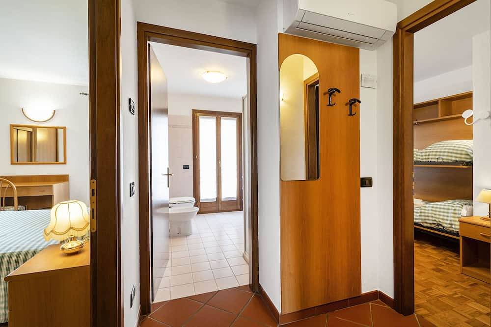 Entire apartment, 2 bedroom apartment, Mira, Venice, with swimming pool in Malcontenta, Mira