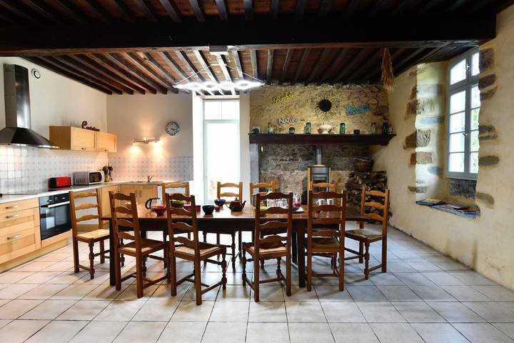 Gîte pour 11 personnes, avec jardin et terrasse à Asson - 4