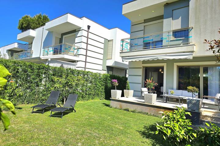 Villa pour 7 personnes, avec balcon et piscine, adapté aux familles en Albanie - 2