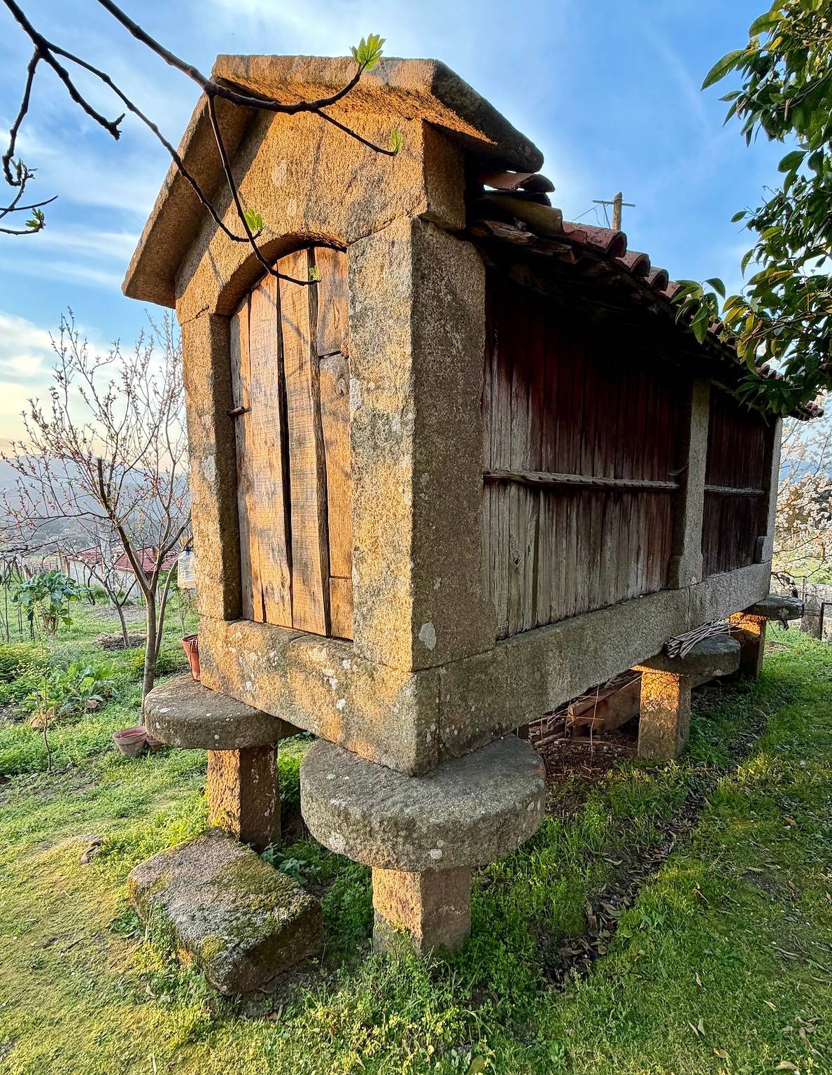 Casa Da Adega tussen de Minho-rivier en de bergen in Messegães, Valadares e Sá