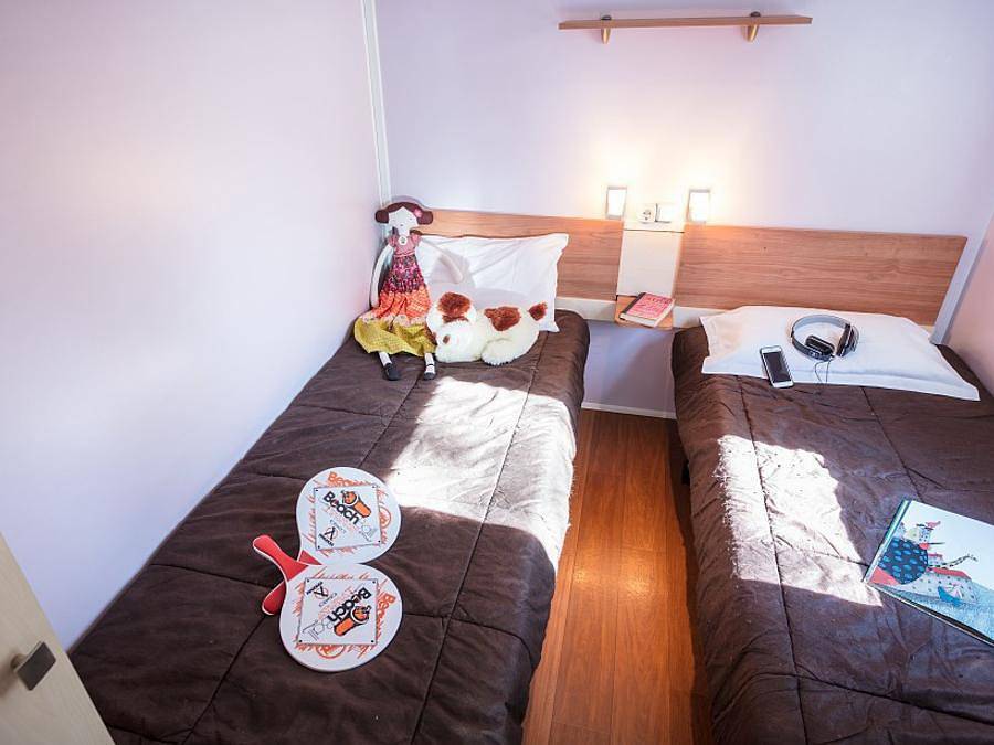 Camping Le Val d'Ussel - Mobilheim 6 personen - Mobilheim | Classic | 2 Zi. | 4/6 Pers. | Erhöhte Terrasse | Klim. in Proissans, Périgord Noir