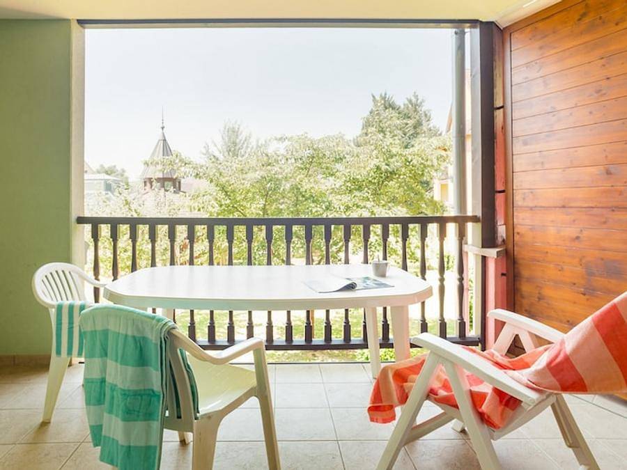 Pierre & Vacances Résidence Le Clos d'Eguisheim - Apartment 6 persons - - 1 bedroom + 1 sleeping alcove - Garden view in Eguisheim, Parc naturel régional des Ballons des Vosges