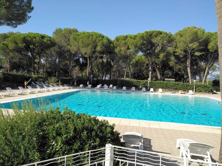 Appartement de vacances pour 4 personnes, avec jardin et vue ainsi que bassin pour enfant et piscine, animaux acceptés