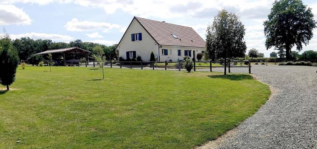 Chambre d’hôte pour 4 personnes, avec Balcon et Terrasse ainsi que Jardin et Vue