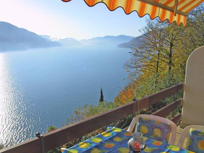Ferienwohnung für 4 Personen, mit Pool und Ausblick sowie Balkon und Seeblick in Brissago - 2