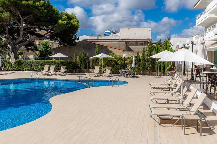 Holiday rental for 4 people, with balcony in Can Picafort