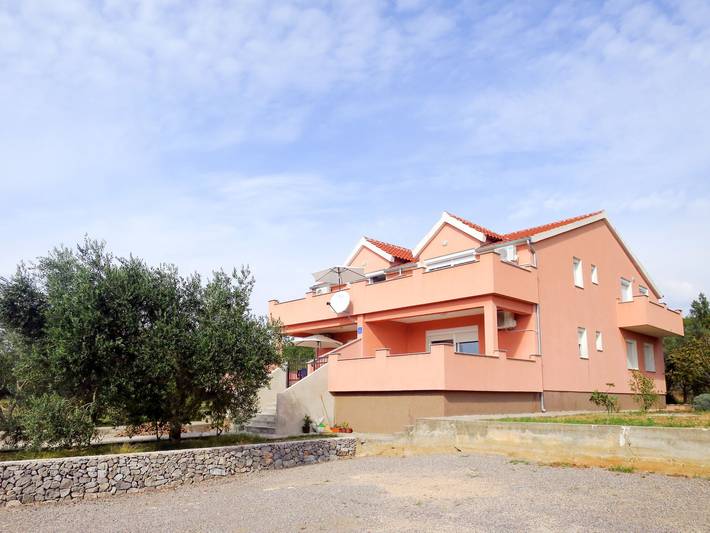 Ferienwohnung für 6 Personen, mit Balkon und Garten in Jasenice - 3