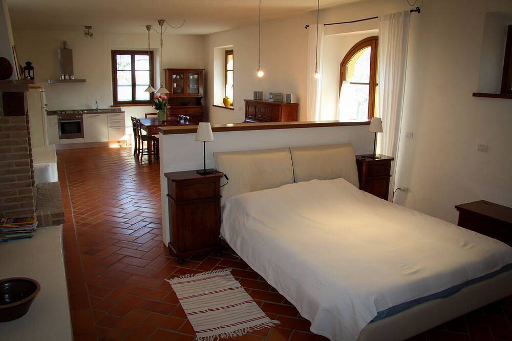 Agriturismo per 4 Persone in Urbino, Valle del Metauro