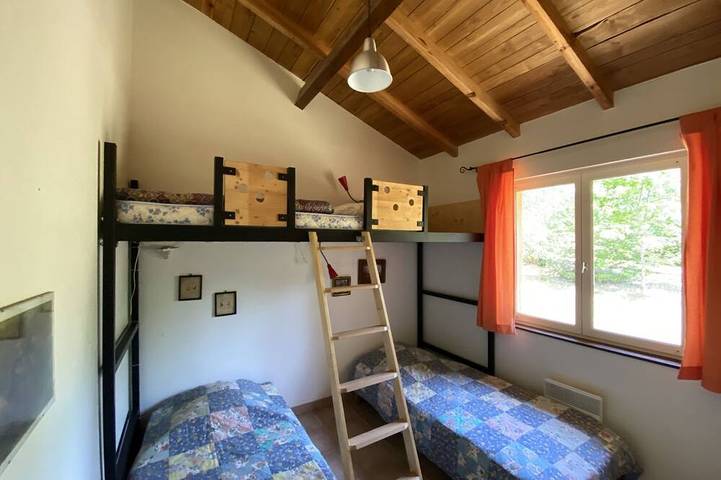 Gîte pour 5 personnes, avec jardin ainsi que terrasse et piscine à Doissat - 3