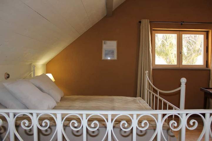 Location de vacances pour 2 personnes, avec piscine ainsi que jardin et balcon, animaux acceptés à Brison-Saint-Innocent - 2